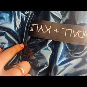 Kendall + Kylie Women's Cropped Puffer Coat (S  Blue)